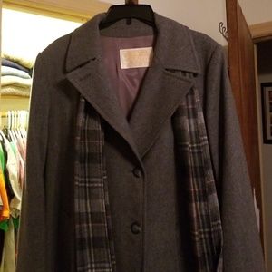 Pendleton women's 100% professional.